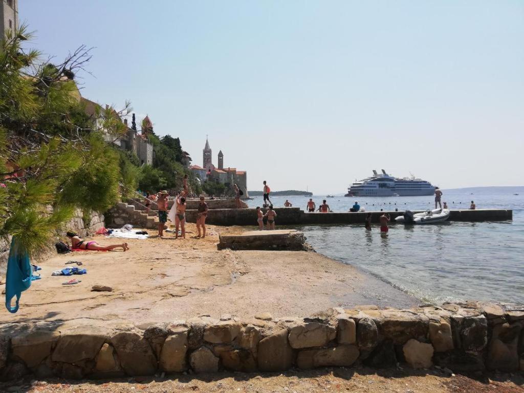 Rab Centar Due Apartment Palit Екстериор снимка